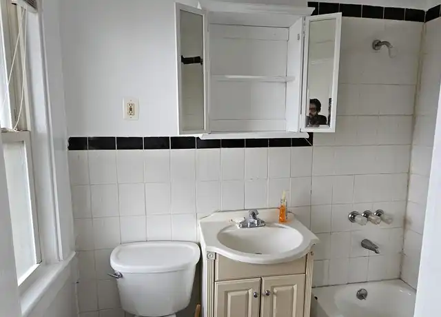 Property at 128 East Ave Unit 1L, Bridgeport, CT, 06610, 2 beds, 1 bath, [object Object]