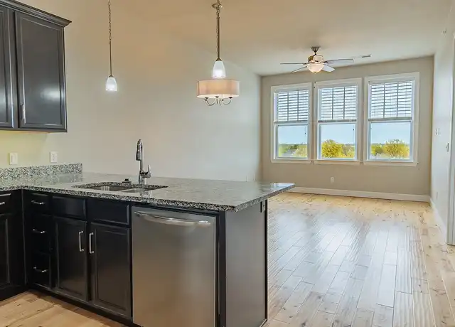 Property at Chesterfield Lofts - 2208 W Chesterfield St, Springfield, MO, 65807, 2 beds, 2 baths, [object Object]