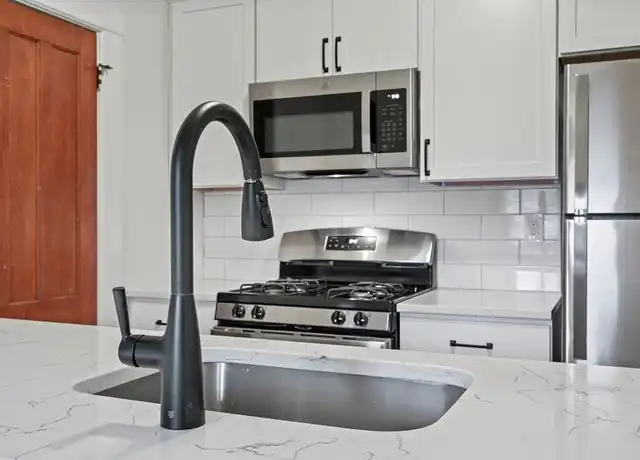 Property at 33 Franklin St Unit 1A, Saratoga Springs, NY, 12866, 2 beds, 1 bath, [object Object]