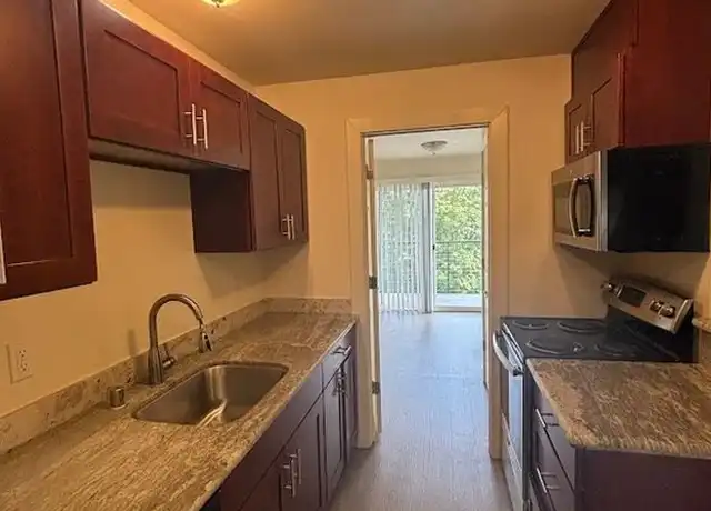 Property at 2501 Thorndyke Ave W Unit 204, Seattle, WA, 98199, 2 beds, 1 bath, [object Object]