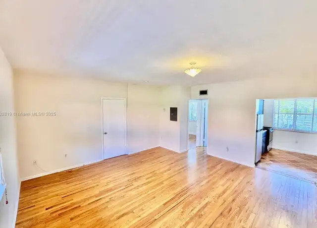 Property at 736 13th St #213, Miami Beach, FL, 33139, 1 bed, 1 bath, [object Object]