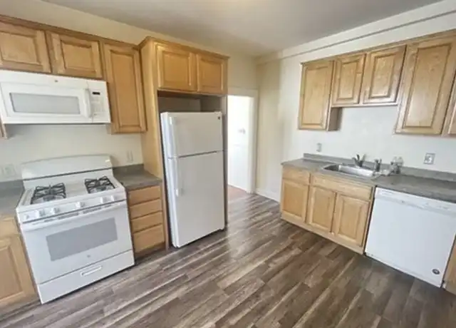 Property at 117 Independence Ave Unit 117, Quincy, MA, 02169, 3 beds, 1.5 baths, [object Object]