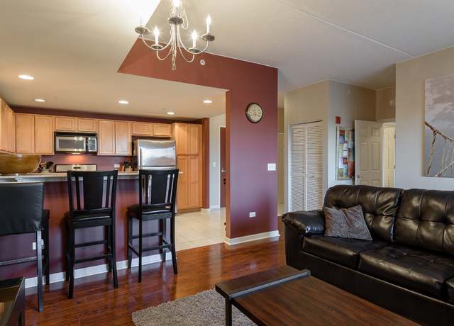 Photo of 6420 Double Eagle Dr #402, Woodridge, IL 60517