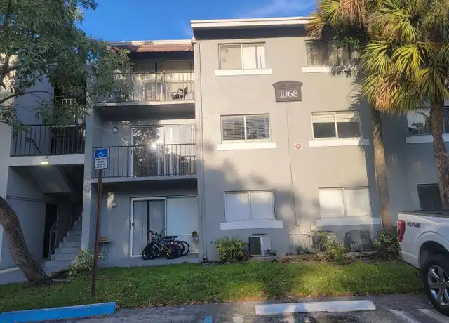 Property at 1068 N Benoist Farms Rd #204, West Palm Beach, FL, 33411, 2 beds, 1 bath, [object Object]