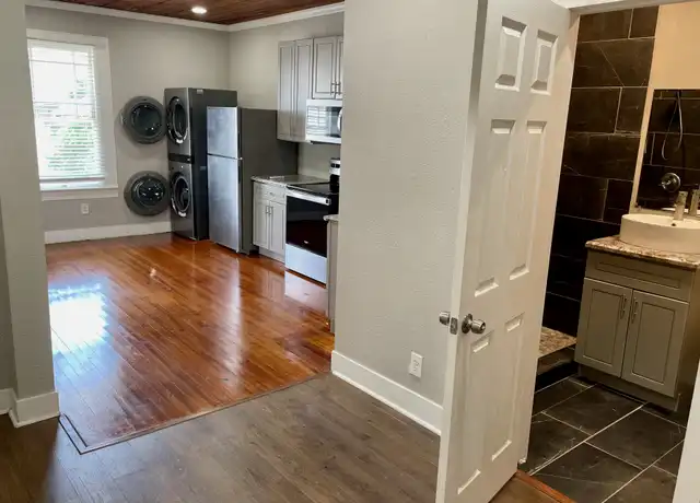 Property at 2115 Broadway St, Galveston, TX, 77550, 1 bed, 1 bath, [object Object]