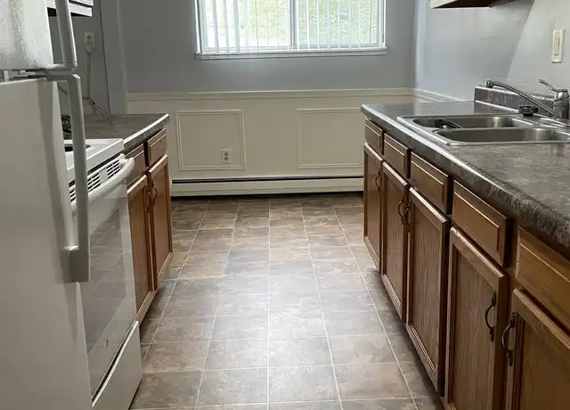 Property at 595 Wagner Dr Unit 6, Battle Creek, MI, 49017, 1 bed, 1 bath, [object Object]