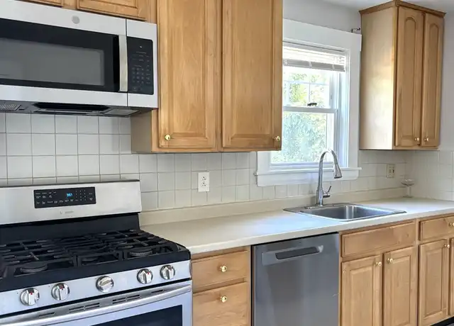 Property at 30 Bacon St Unit 1, Waltham, MA, 02451, 2 beds, 1 bath, [object Object]