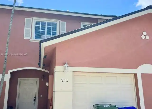 Property at 913 NW 100th Ave, Pembroke Pines, FL, 33024, 3 beds, 2.5 baths, [object Object]