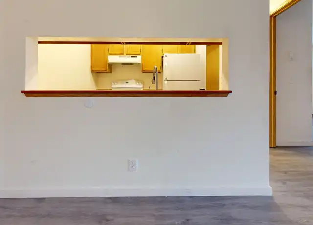 Property at 13826 Greenwood Ave N Unit 42, Seattle, WA, 98133, 2 beds, 1 bath, [object Object]