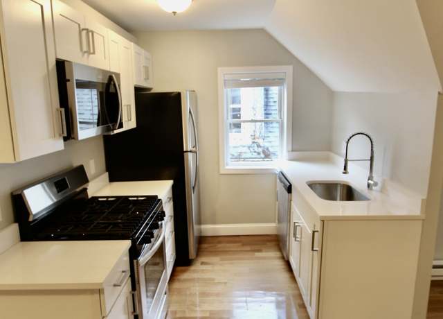 Photo of 80 Morgan St Unit 3N, New Bedford, MA 02740