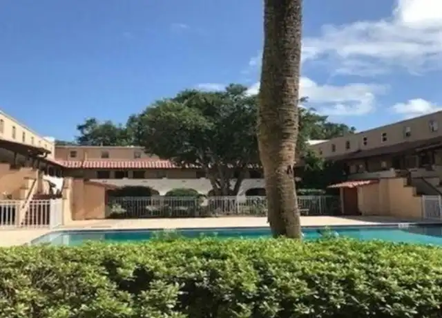 Property at 914 SW 8th Ave, Gainesville, FL, 32601, 4 beds, 2 baths, [object Object]