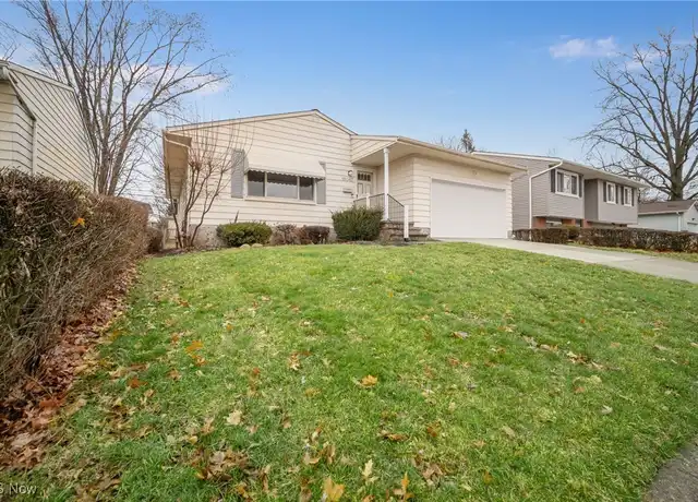 Property at 15067 Rochelle Dr, Maple Heights, OH, 44137, 3 beds, 1.5 baths, [object Object]