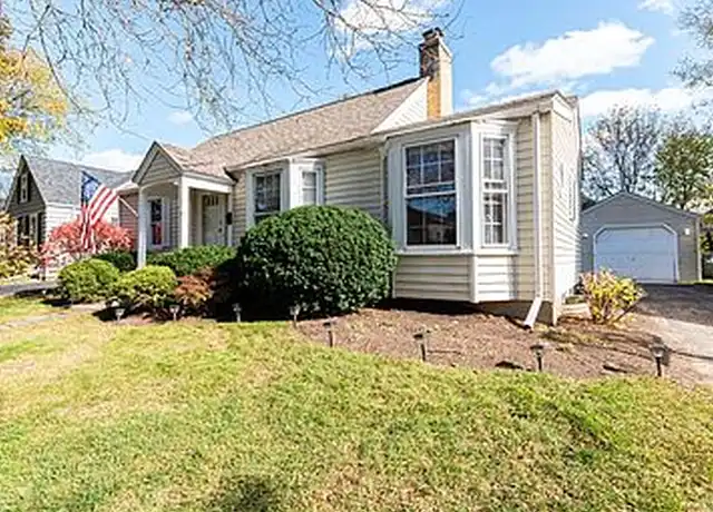 Property at 615 Division St, Barrington, IL, 60010, 3 beds, 2 baths, [object Object]