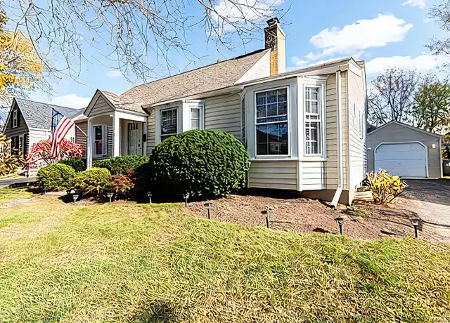 Property at 615 Division St, Barrington, IL, 60010, 3 beds, 2 baths, [object Object]