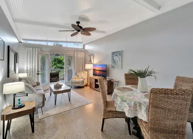 Property at 720 Lantana Ln Unit F, Vero Beach, FL, 32963, 2 beds, 1 bath, [object Object]