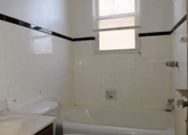 Property at 341 Terrace Ave Unit 04, Cincinnati, OH, 45220, 1 bed, 1 bath, [object Object]