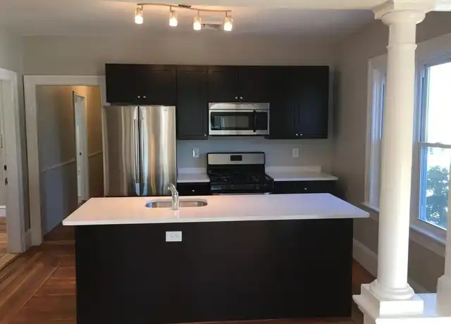 Property at 637 Smith St, Providence, RI, 02908, 4 beds, 1 bath, [object Object]