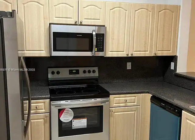 Property at 2758 SE 17th Ave #102, Homestead, FL, 33035, 3 beds, 2 baths, [object Object]