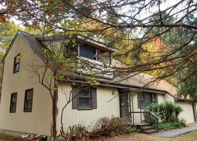 Property at 1118 Lake of the Pines Blvd S, East Stroudsburg, PA, 18302, 4 beds, 2 baths, [object Object]