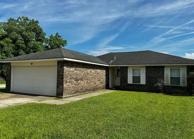 Property at 135 Foxbriar Ct, Slidell, LA, 70461, 4 beds, 2 baths, [object Object]