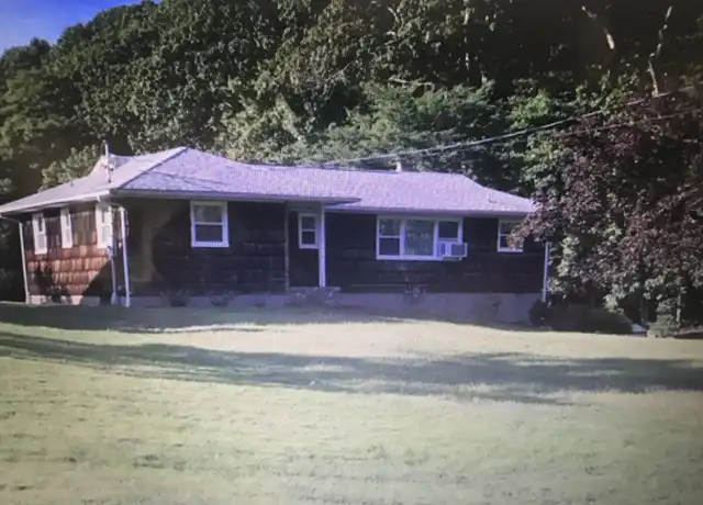 Property at 705 Maple Ln, Mattituck, NY, 11952, 3 beds, 2 baths, [object Object]