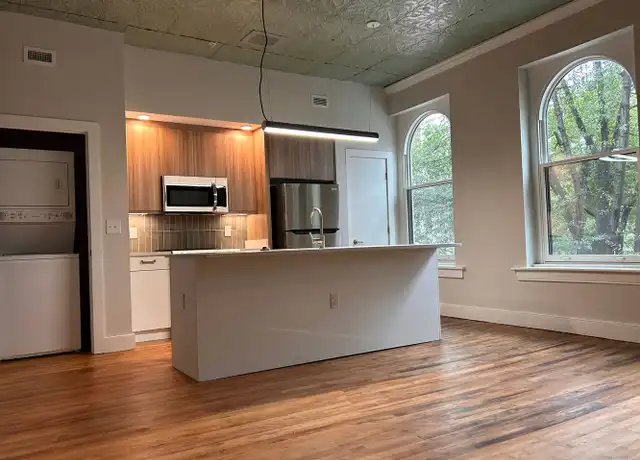 Property at 2 E Broad St Unit 202, Richmond, VA, 23220, 2 beds, 2 baths, [object Object]