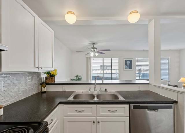 Photo of 730 SE 8th Ave Unit E2, Oak Harbor, WA 98277