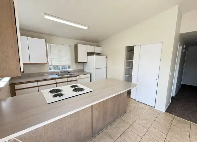 Property at 1007 S 17th Ave Unit A, Yakima, WA, 98902, 2 beds, 1 bath, [object Object]
