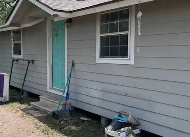 Property at 1512 N Esplanade St Unit 2, Cuero, TX, 77954, 1 bed, 1 bath, [object Object]