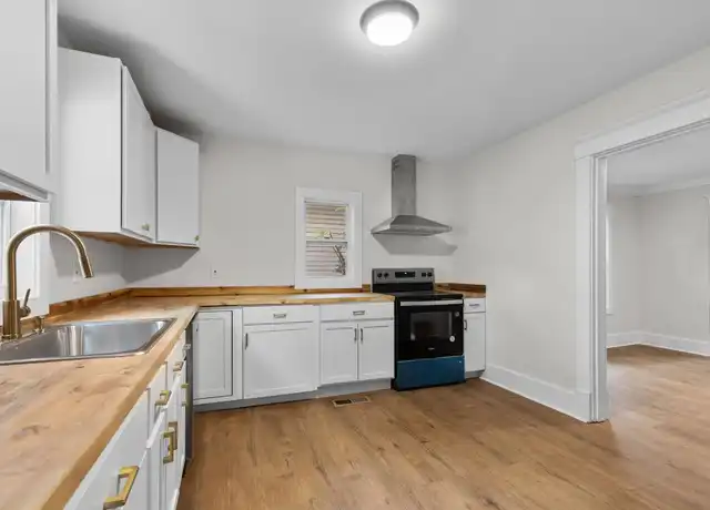 Property at 1903 S Orchard Knob Ave, Chattanooga, TN, 37404, 2 beds, 2 baths, [object Object]