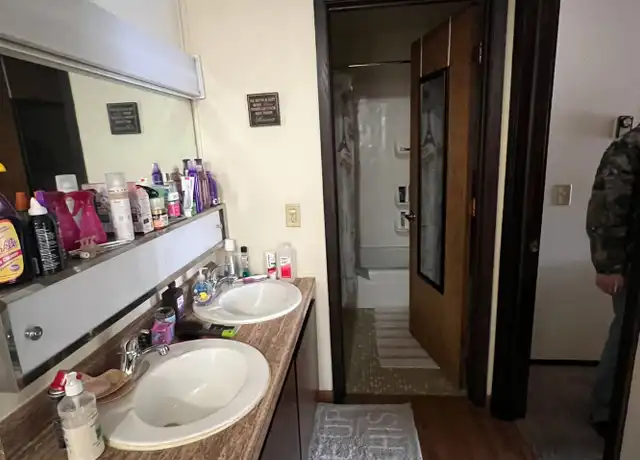 Property at 2 bed/1 bath $850 - 920 Richard Dr, Eau Claire, WI, 54701, 2 beds, 1 bath, [object Object]