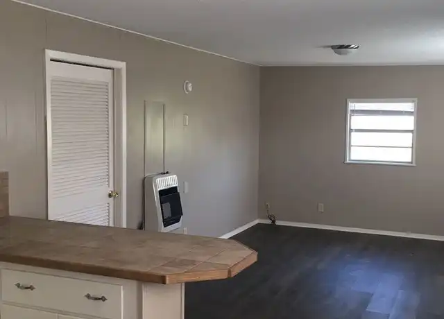 Property at 302 Pine Ave, Ruston, LA, 71270, 1 bed, 1 bath, [object Object]