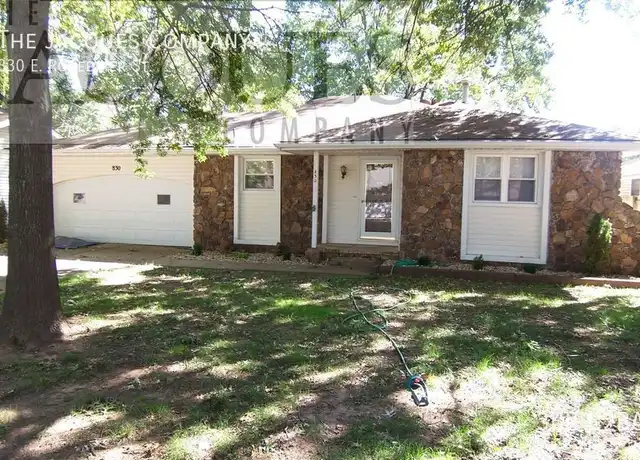Property at 830 E Rosebrier St, Springfield, MO, 65807, 3 beds, 2 baths, [object Object]
