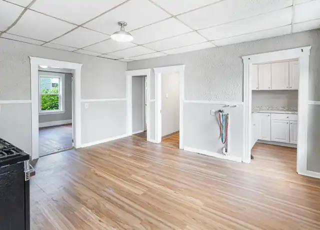 Property at 15 1/2 Mendon St Unit 2, Worcester, MA, 01604, 4 beds, 1 bath, [object Object]
