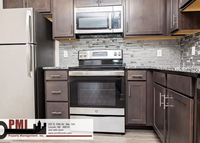 Property at 4001 Holdrege St, Lincoln, NE, 68503, 2 beds, 1 bath, [object Object]