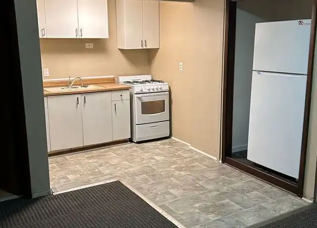Property at 1615 Arlington Ave Unit 7, Des Moines, IA, 50314, 1 bed, 1 bath, [object Object]