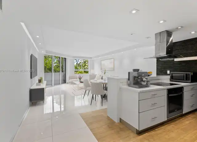Property at 181 Crandon Blvd #207, Key Biscayne, FL, 33149, 3 beds, 2.5 baths, [object Object]