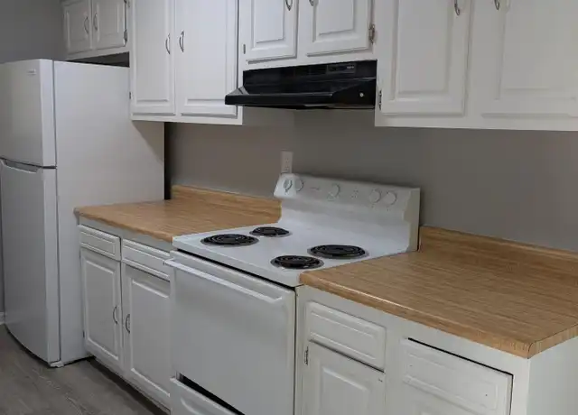 Property at 3224 Springfield Dr, Louisville, KY, 40214, 3 beds, 1.5 baths, [object Object]