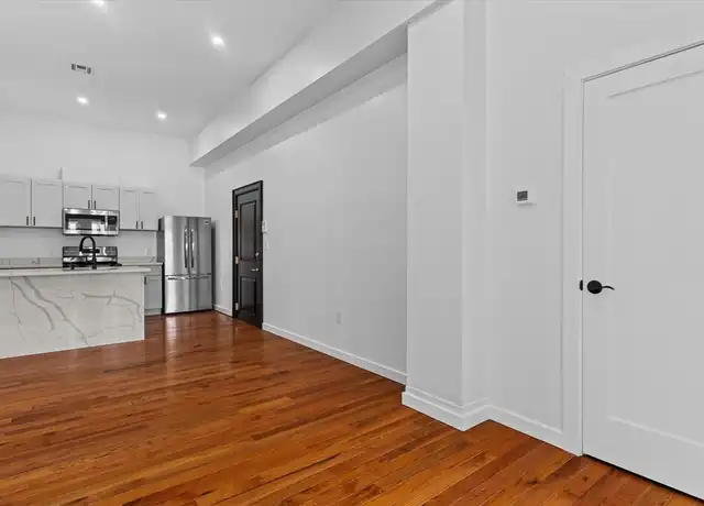 Property at 280 Essex St Unit 401, Lawrence, MA, 01840, 2 beds, 1 bath, [object Object]