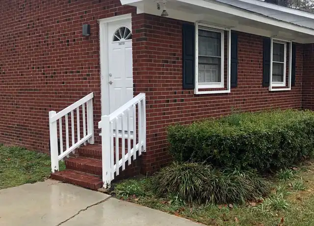 Property at 327 Pinecliff Dr Unit B, Wilmington, NC, 28409, 1 bed, 1 bath, [object Object]