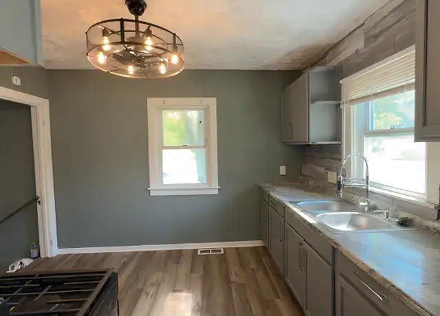 Property at 332 Bullock St, Saginaw, MI, 48602, 2 beds, 1 bath, [object Object]