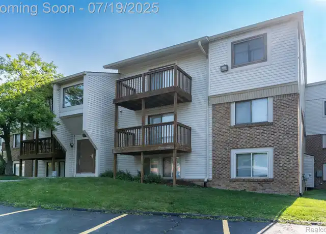 Property at 30074 W 12 Mile Rd #110, Farmington Hills, MI, 48334, 1 bed, 1 bath, [object Object]