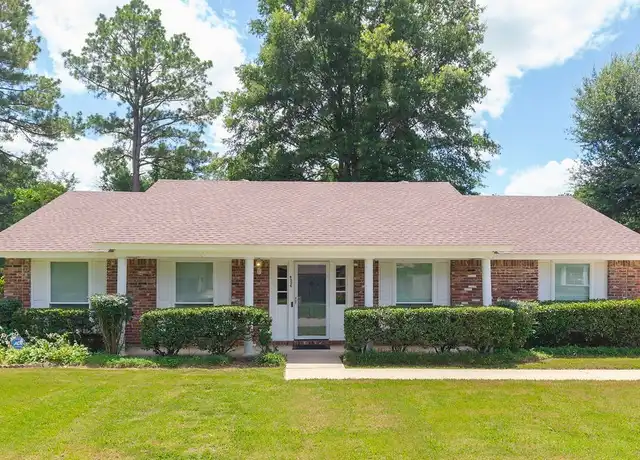 Property at 4508 Victoria Dr, Fort Smith, AR, 72904, 4 beds, 2 baths, [object Object]
