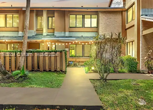 Property at 207 Wimbledon Lake Dr, Plantation, FL, 33324, 3 beds, 3 baths, [object Object]