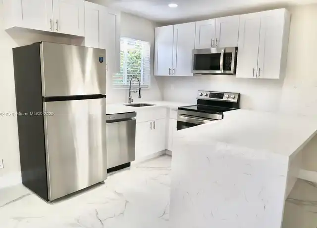 Property at 110 SW 20th Ave, Fort Lauderdale, FL, 33312, 2 beds, 2 baths, [object Object]