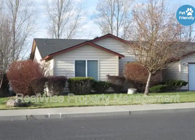 Property at 737 NE Nickernut Ave, Redmond, OR, 97756, 3 beds, 2 baths, [object Object]