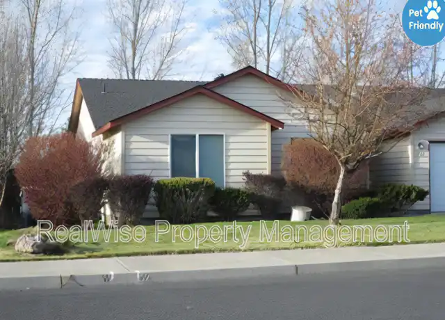 Property at 737 NE Nickernut Ave, Redmond, OR, 97756, 3 beds, 2 baths, [object Object]