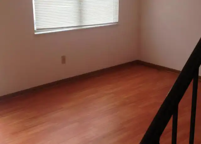 Property at 1900 Aaron Dr, Middletown, OH, 45044, 2 beds, 1 bath, [object Object]