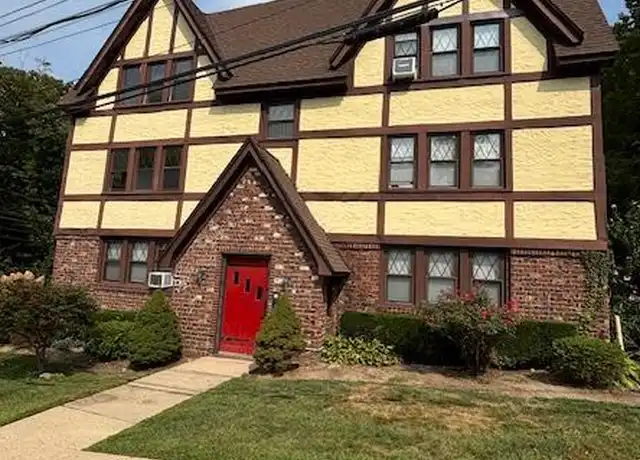 Property at 44 Oakwood Rd Unit 2W, Huntington, NY, 11743, 2 beds, 1 bath, [object Object]