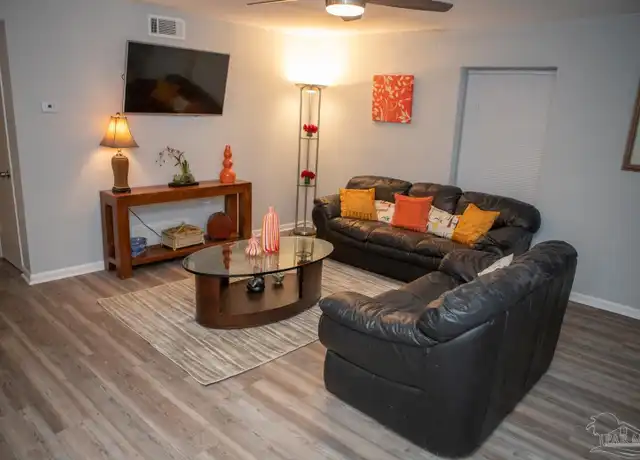 Property at 300 Bayou Blvd #106, Pensacola, FL, 32503, 2 beds, 1 bath, [object Object]